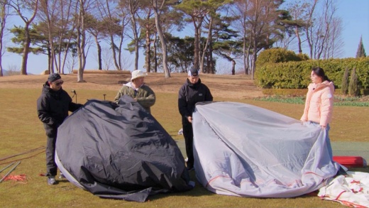 Singer Kim Jong-kook declares his abandonment in a tough Tent hit.SBS Running Man, which is broadcasted on Sunday the 26th, depicts members Androsace umbellata Camping.The members who arrived at the Camping site were embarrassed to say, Tent is the first time Ive seen it, when I found a camping equipment that was piled up for a while.Members began assembling Tent, led by Camping Experience Yang Se-chan.It was not easy to assemble a large tent, but when the complaints came out, Do not fight and Do not be annoyed promised a loving Camping, but I could not bear the anger.Then, while playing Tent, the pole broke, and when a strong wind blew, he was in danger of having to hit Tent again, saying, If the wind blows, (Tent) will be picked up.Kim Jong-kook said, Lets stop and find out about the pension, and the members also confess that they will not do it again.Broadcast on Sunday 26th at 6:20 pm.