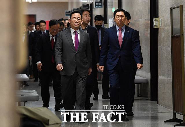 김기현 국민의힘 대표가 PK 출신임에 따라 차기 원내대표에는 '수도권 안배론'이 제기되는 한편, 당내 핵심 지역인 TK에서도 'TK 홀대론'이 고개를 들고 있다. 국민의힘 지도부가 20일 오전 서울 여의도 국회에서 열린 최고위원회의에 참석하고 있다. /남용희 기자