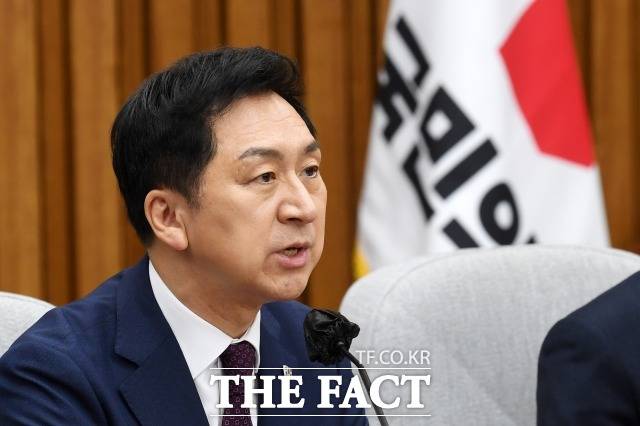국민의힘은 26일 "김기현 국민의힘 대표는 헌법재판소 결정을 매도한 반헌법적 망언을 당장 사죄하라"고 촉구했다. /남용희 기자