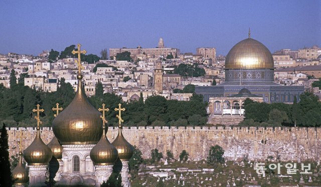 이스라엘 수도 예루살렘은 이슬람교, 유대교, 기독교에서 모두 성지로 여겨온 도시다. 하지만 이스라엘 건국(1948년 5월15일) 뒤에는 이스라엘과 팔레스타인 간 갈등의 중심지가 됐다. 아이러니하게도 예루살렘은 히브리어로 ‘평화의 도시’란 뜻이다. 유네스코 홈페이지 캡처