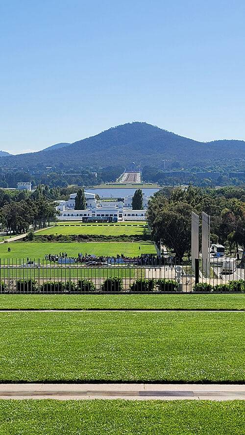 호주 의사당에서 바라본 전쟁기념관