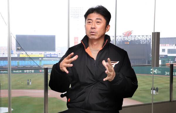 손혁 한화이글스 단장은 시즌 개막을 앞두고 대전일보와 인터뷰를 통해