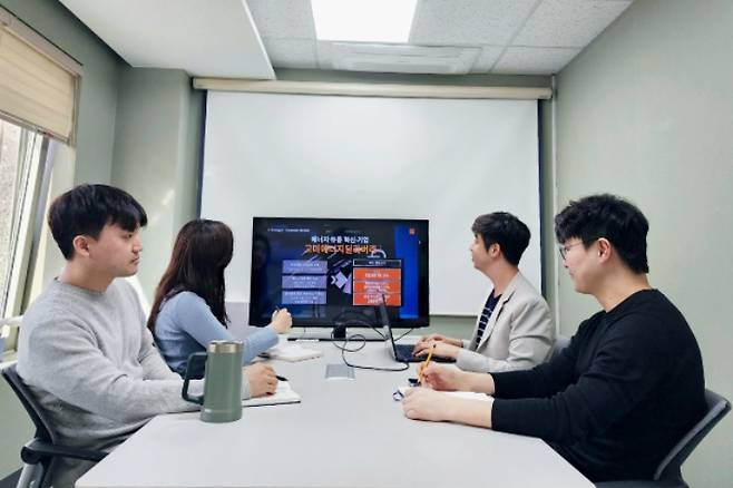 투자기업 검토 회의 모습. 린벤처스 제공