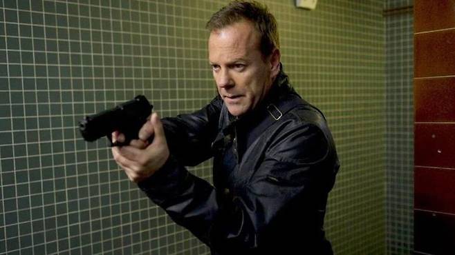 '24'의 '잭 바우어'가 이번엔 정보 조작과 가짜 뉴스의 덫에 걸린 산업 스파이로 돌아왔다. 국내에선 티빙을 통해 공개되는 파라마운트+의 새 시리즈 '래빗홀'에 베테랑 정보 조작 전문가 '존 위어'로 출연한 키퍼 서덜랜드. /파라마운트+