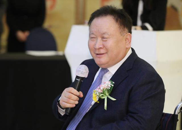 이상민 더불어민주당 의원이 22일 대전 서구 더오페라웨딩컨벤션에서 열린 법무부 법무보호위원 전국연합회장 이·취임식에서 축사를 하고 있다. 뉴스1