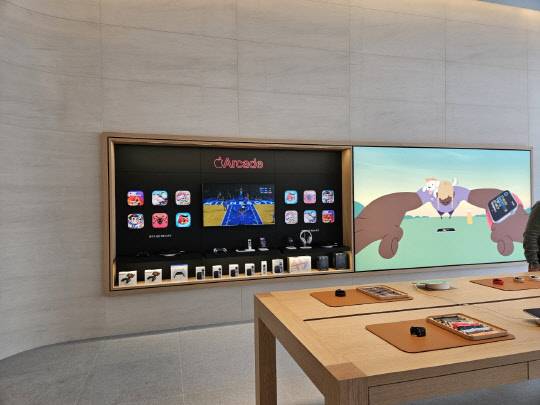 애플스토어 강남점 내부 모습. 김나인 기자