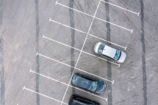 지난해 1월부터 제주도 전역에 시행된 차고지증명제의 실효성을 놓고 논란이 계속되고 있다. 주차장 이미지. 게티이미지뱅크