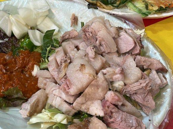 국내 대표 벚꽃 축제인 진해 군항제에서 '바가지 물가'를 경험했다는 사연이 온라인상에서 공분을 사고 있다. /사진=온라인 커뮤니티