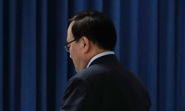 지난 23일 김성한 국가안보실장이 서울 용산 대통령실 청사 브리핑룸으로 들어서고 있다. 뉴시스