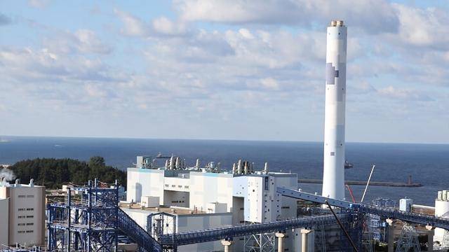 2013년 완공된 한국동서발전의 동해 바이오매스 발전소 전경. 이 발전소는 설비용량 30MW로, 목질계 바이오매스로 연소된다. 동서발전 제공