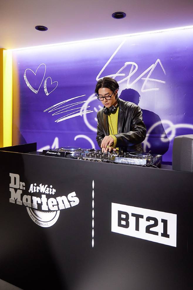 닥터마틴, ‘닥터마틴 X BT21’ 컬래버레이션 컬렉션 런칭 기념 삼청점 DJ 파티 성황리에 개최. (사진=닥터마틴)
