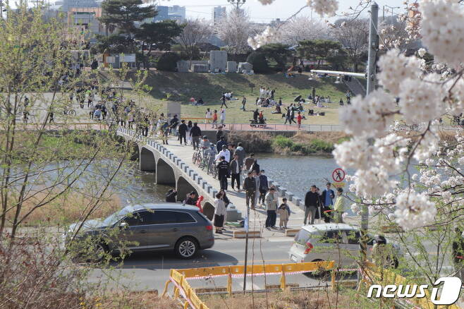 3월의 마지막날인 31일 충북·세종은 완연한 봄날씨가 이어질 것으로 전망된다. (사진은 기사 내용과 무관함) /뉴스1