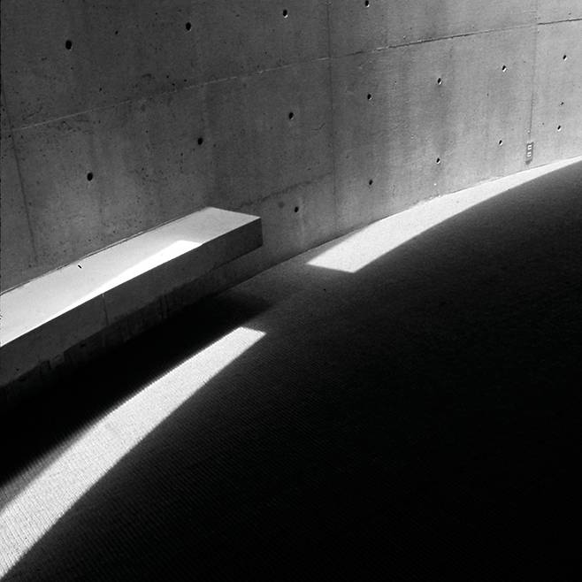 1980년 초반에 완공된 고시노 하우스. 비와 바람, 빛과 그림자, 소리로 시시각각 다른 모습이 되는 집이다.