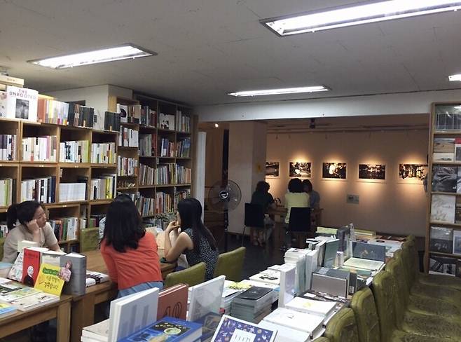 책방이음의 ‘이야기 꽃피는 책방’ 행사.