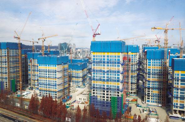 서울 강동구 둔촌주공아파트 재건축 현장. [연합]