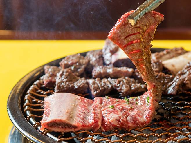 서울 논현동 ‘노란상소갈비’의 정갈비. /장은주 영상미디어 객원기자