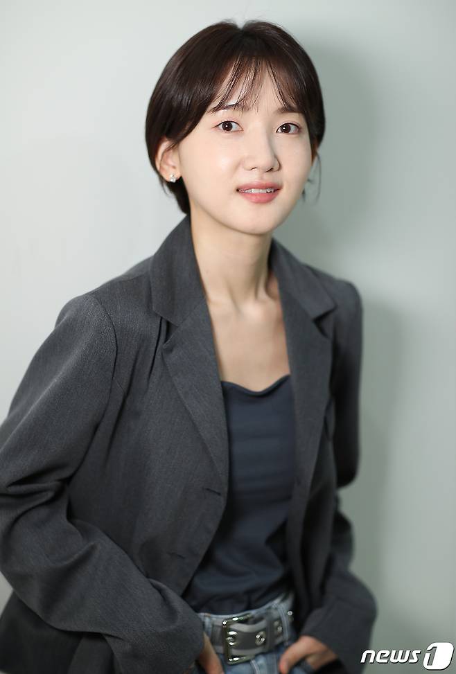 배우 안소요가 서울 종로구 뉴스1 사옥에서 열린 인터뷰에 앞서 포즈를 취하고 있다. /뉴스1 ⓒ News1 권현진 기자