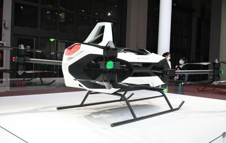 샤오펑이 상하이 모터쇼에서 공개한 1인승 플라잉 카 ‘트래블러 X1’.