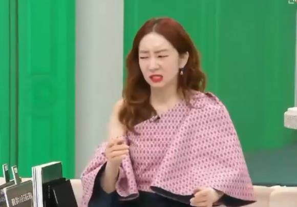 정씨가 지난 1월28일 진행된 홈쇼핑 방송 도중 욕설을 내뱉고 있다. [사진=정윤정 씨 인스타그램]