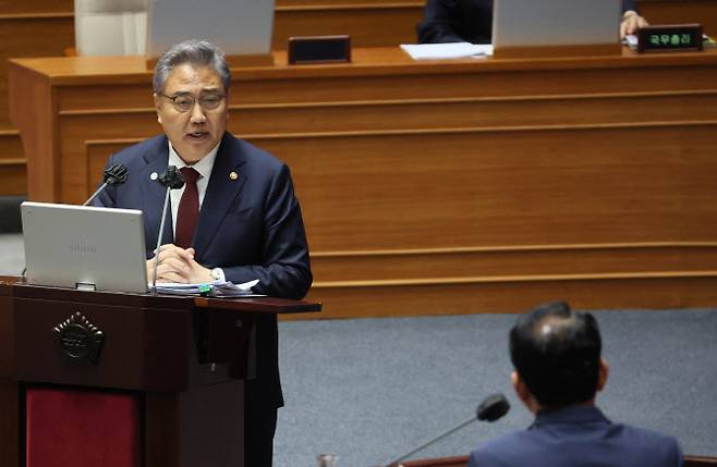 박진 외교부 장관이 3일 오후 국회에서 열린 본회의에서 김병주 더불어민주당 의원의 질문에 답변하고 있다. (사진=연합뉴스)