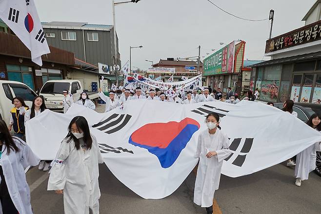 4일 아산시 선장면 4·4만세운동기념공원 일원에서 독립만세 운동 재현행사가 열렸다. (아산시청 제공)