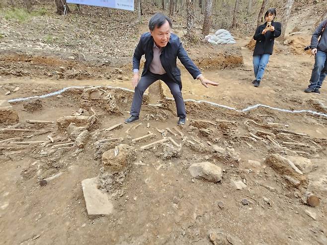 [진주=뉴시스] 진실화해위 '진주 국민보도연맹 사건' 유해발굴 현장 *재판매 및 DB 금지