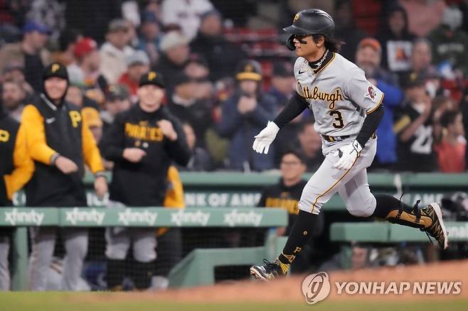 MLB서 첫 홈런 터뜨리고 3루를 도는 배지환  [AP=연합뉴스]