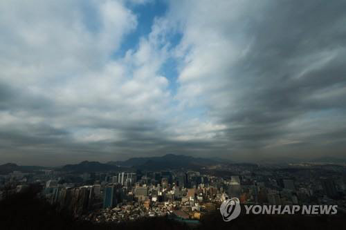 한국 경제에 먹구름이 몰려오고 있다. 연합뉴스