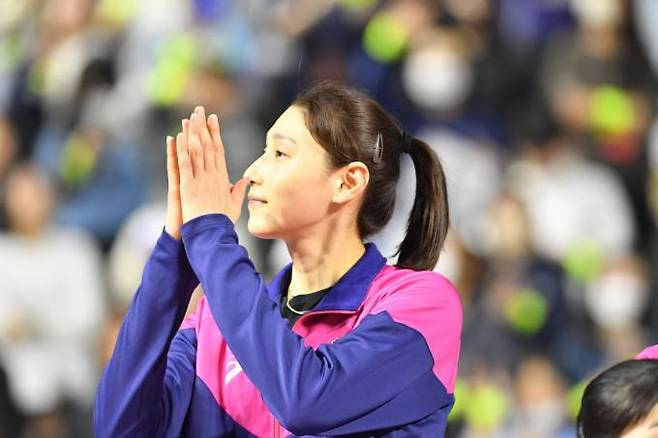 경기가 끝나고 팬들에게 인사하는 김연경.   한국배구연맹(KOVO)