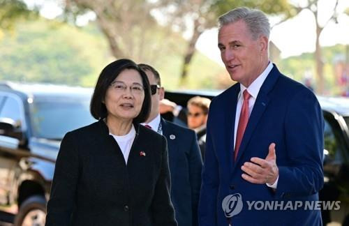 차이잉원 대만 총통과 케빈 매카시 미 하원의장 [AFP 연합뉴스 자료사진. 재판매 및 DB 금지]