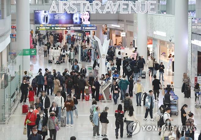 인천국제공항 제1여객터미널 면세구역 [연합뉴스 자료사진]