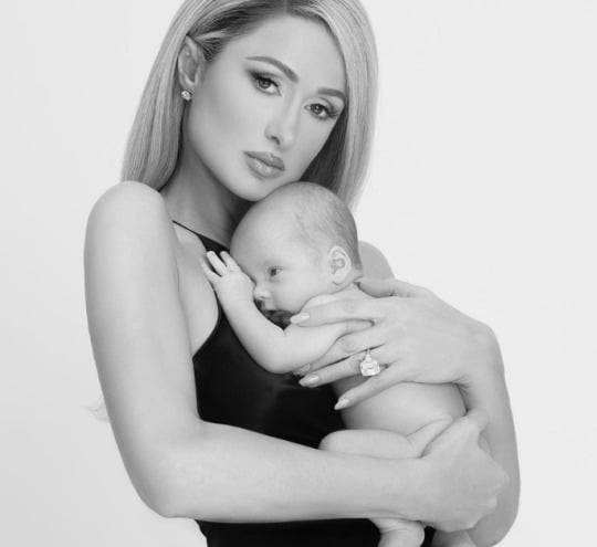 대리모로 아들을 얻은 패리스 힐튼 / 사진=패리스 힐튼 인스타그램