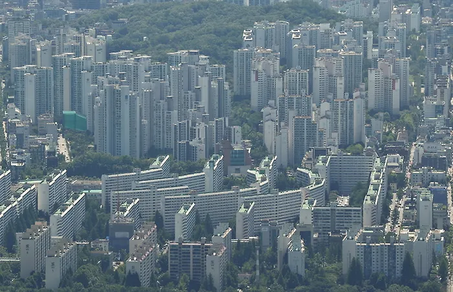 서울 송파구 잠실 롯데월드타워 전망대 서울스카이에서 바라본 서울 강남 일대의 모습. 연합뉴스