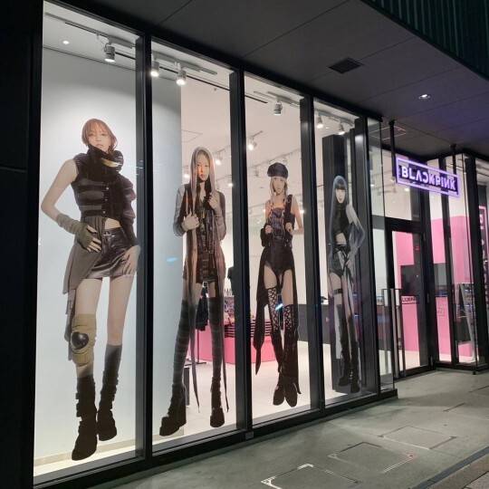 블랙핑크의 일본 도쿄돔 콘서트를 앞두고 시부야 미야시타 파크에서 10일까지 문을 여는 팜업스토어의 모습. YG엔터테인먼트 제공