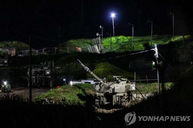 이스라엘이 점령한 골란고원에 배치된 야포.사진 AFP=연합뉴스