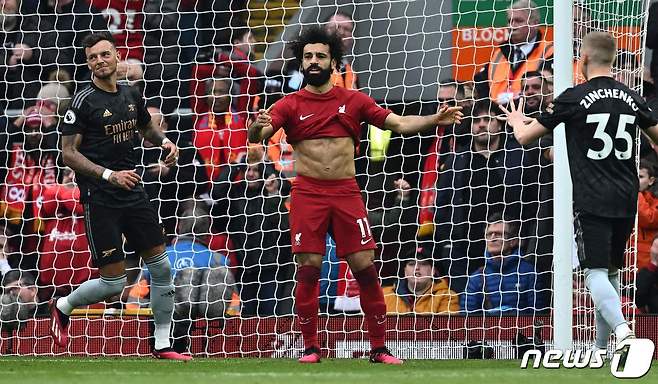 페널티킥을 실축한 살라. ⓒ AFP=뉴스1