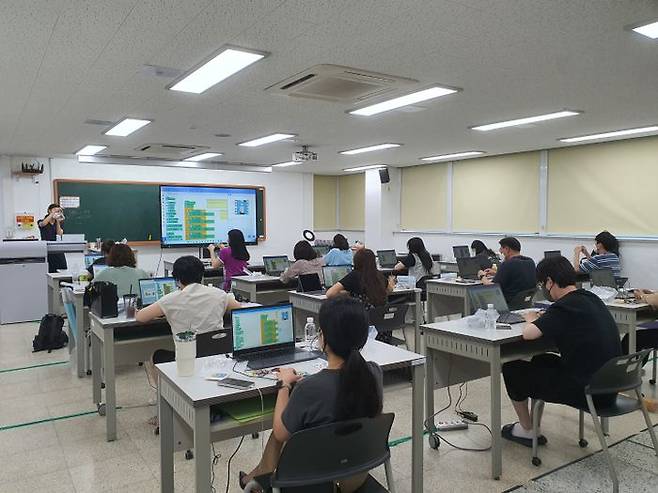 경기도융합과학교육원이 교원의 미래교육 전문성 신장을 위해 ‘미래교육 역량강화 연수’를 진행한다.ⓒ