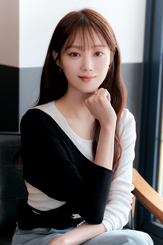 이성경. 월트디즈니컴퍼니 코리아 제공