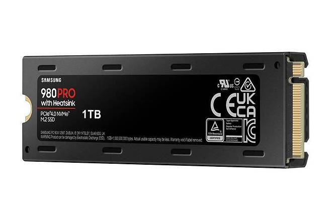 PCIe 4.0 NVMe 규격의 SSD인 삼성전자 980 PRO. 출처=삼성전자