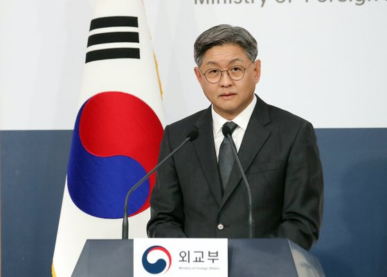 임수석 외교부 대변인이 지난달 28일 오후 서울 종로구 외교부 청사에서 브리핑하는 모습. 뉴스1.