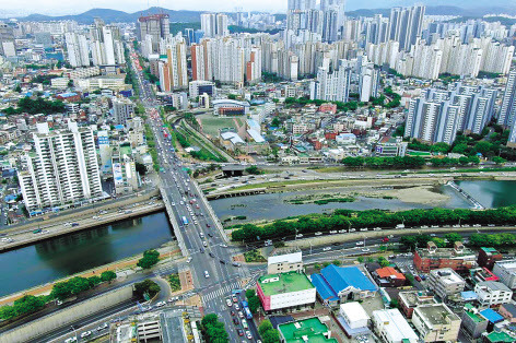 대구 신천대로 동신교진출램프와 청구네거리 사이 아파트 밀집 지역 전경 [헤럴드경제DB]