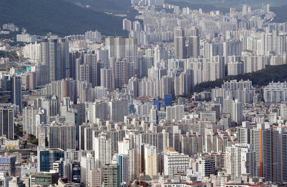 부동산 조정대상지역이 해제된 부산광역시 전경. 〈사진-연합뉴스〉