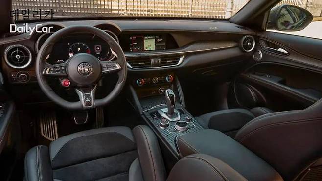 알파로메오, 스텔비오 콰드리폴리오 100 애니버사리오