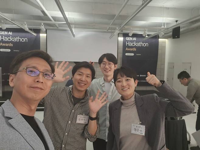 과학기술정보통신부 '보고선생' 개발팀 (왼쪽부터) 이동형, 장완익, 남승진, 양윤아 사무관 [보고선생팀 제공. 재판매 및 DB 금지]