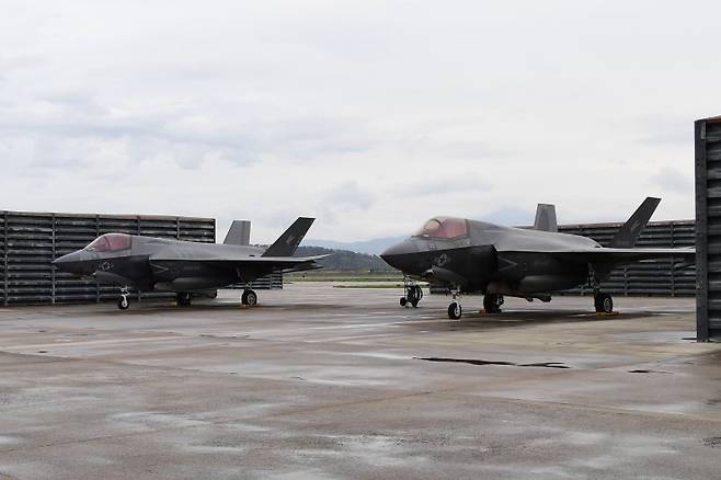 2023년 연합편대군종합훈련'에 참가하는 미 해병대 F-35B 전투기가 지난 14일 광주기지에 전개해 훈련준비를 마쳤다. 한미 공군은 17일 부터 28일 까지 광주기지에서 연합작전 및 전시임무 수행능력 향상을 위한 ’23년 연합편대군종합훈련'을 실시한다. 사진=공군 제공