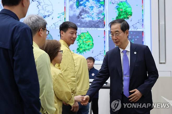 '국민안전의날'…기념식 참석한 한덕수 총리