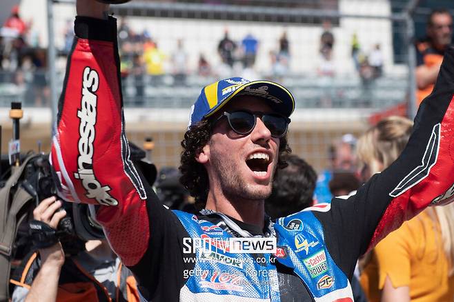 ▲ 2023년 모토GP 3라운드 레드불 아메리카 그랑프리 본선 레이스에서 우승한 알렉스 린스