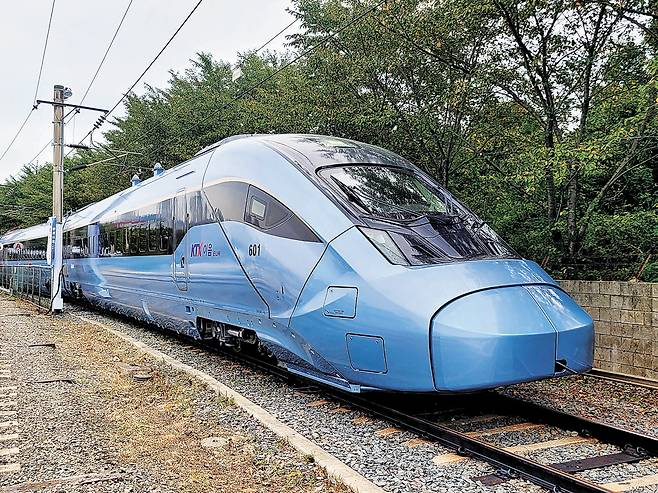 현대로템이 제작해 출고한 EMU-320 고속열차. 연합뉴스