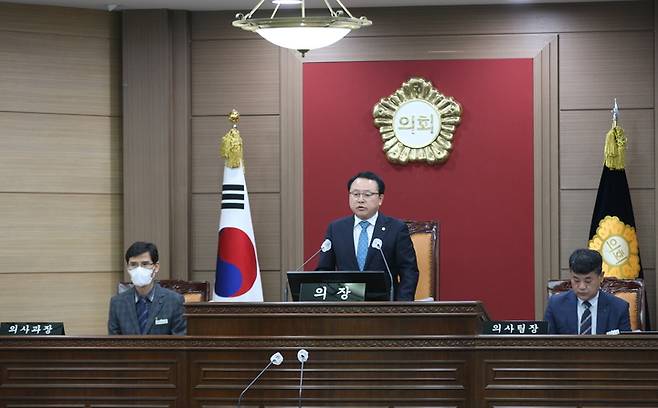 18일 열린 임실군의회 제327회 임시회 제1차 본회의, 이성재 의장이 개회사를 하고 있다. *재판매 및 DB 금지