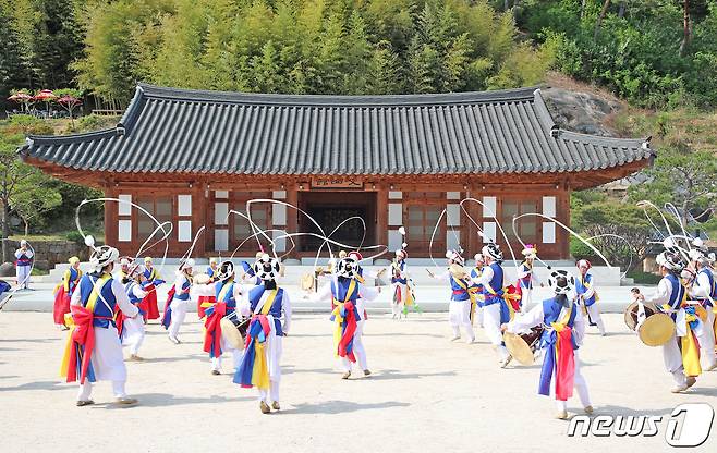 기산국악당 토요상설공연(산청군 제공).